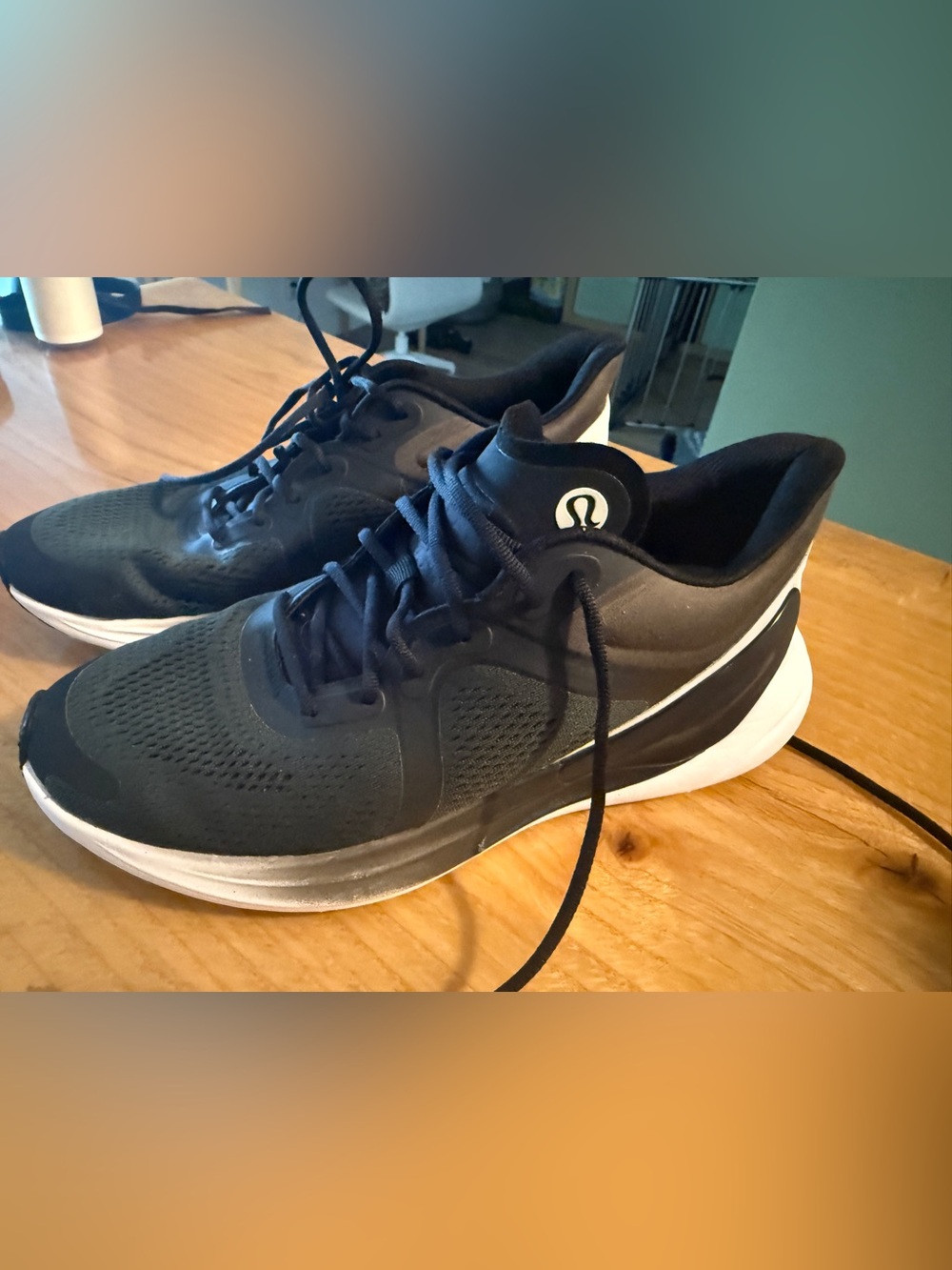 Women’s lululemon Blissfeel 2 running shoes. Black size 9.5